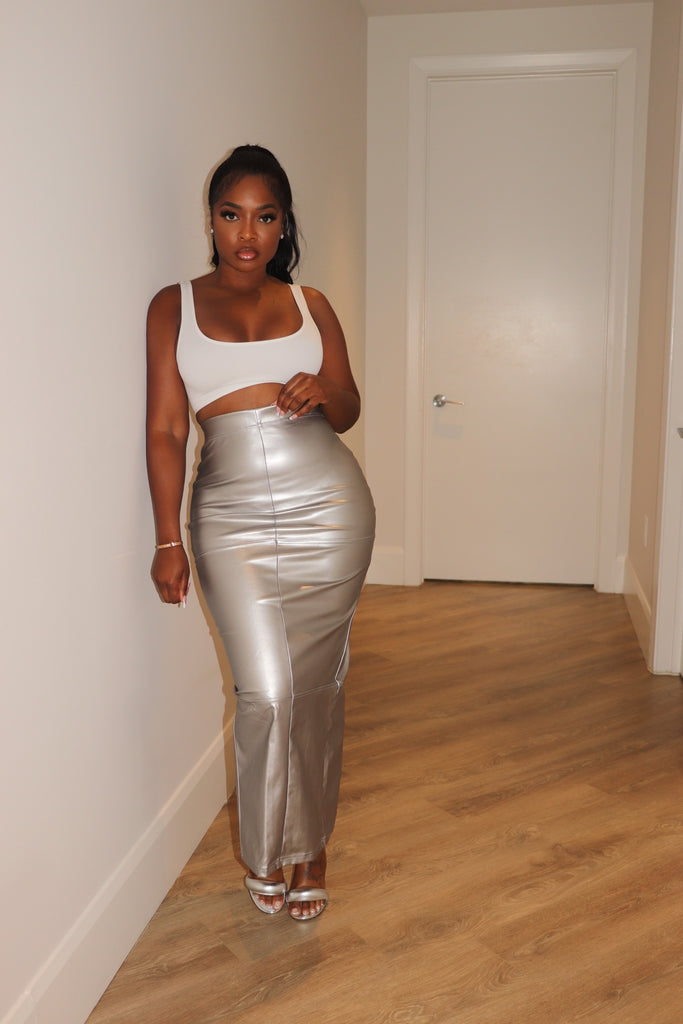 Silver leather skirt outfit sale